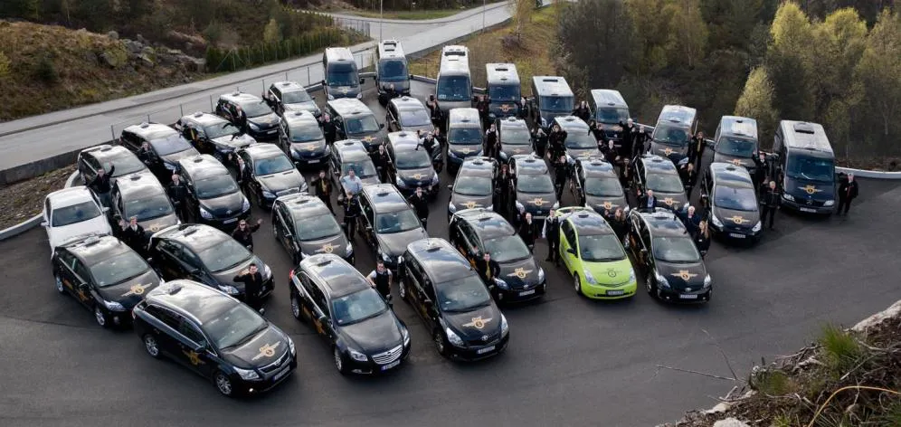 Taxi 1 sin bilpark oppstilt